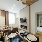 Old Town L Self Check In Apartman *