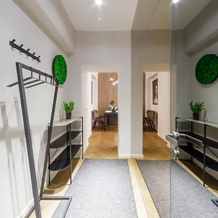 Old Town L Self Check In Апартаменты *