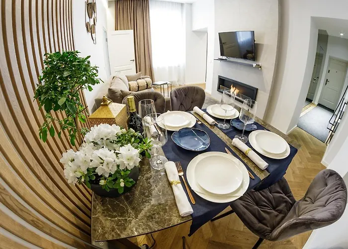 Old Town L Self Check In *