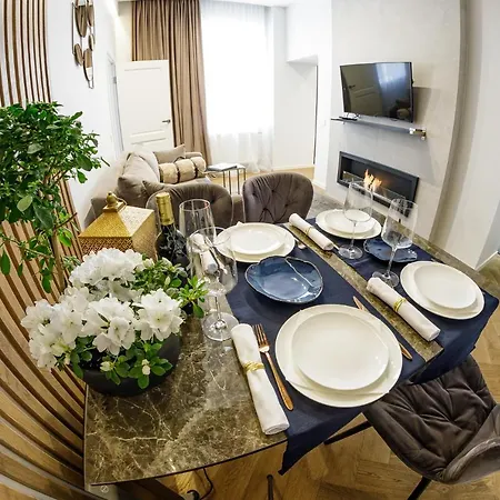 Old Town L Self Check In *