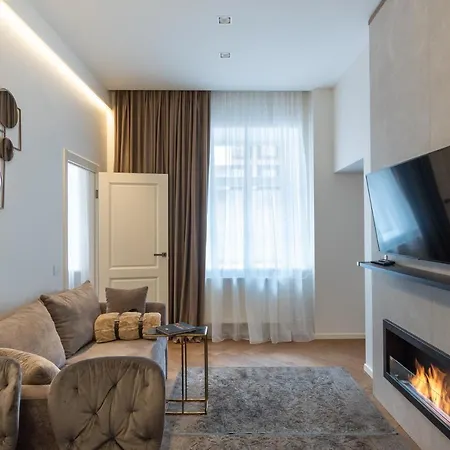 Old Town L Self Check In *